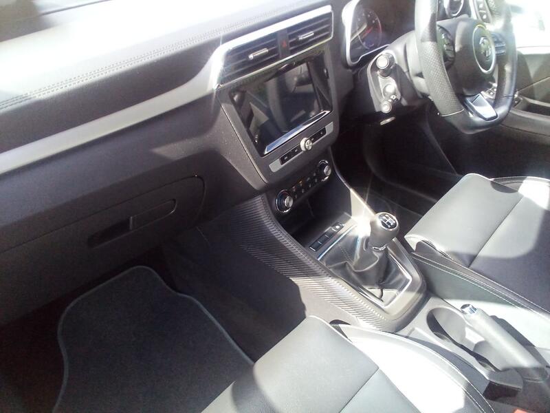 MG ZS