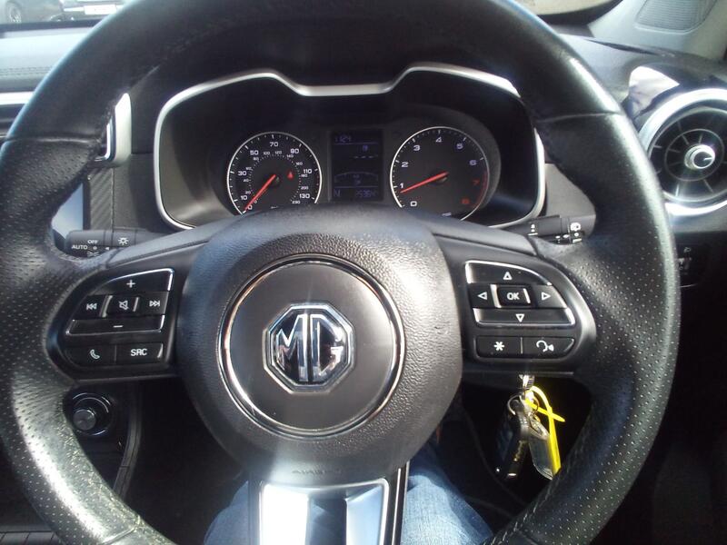 MG ZS