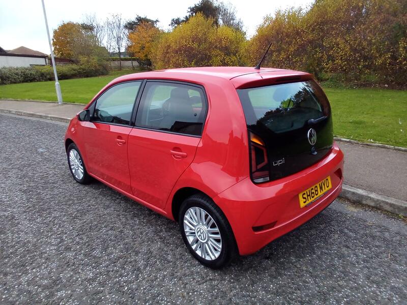 VOLKSWAGEN UP