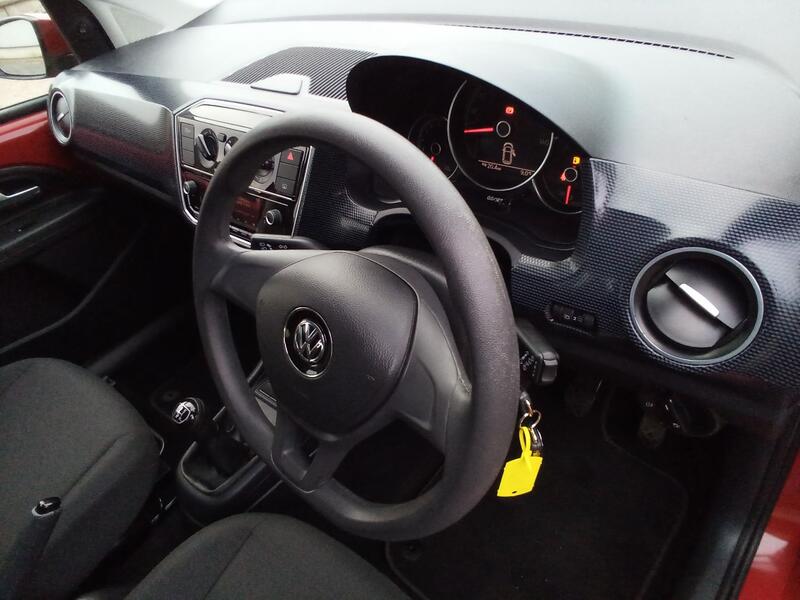 VOLKSWAGEN UP