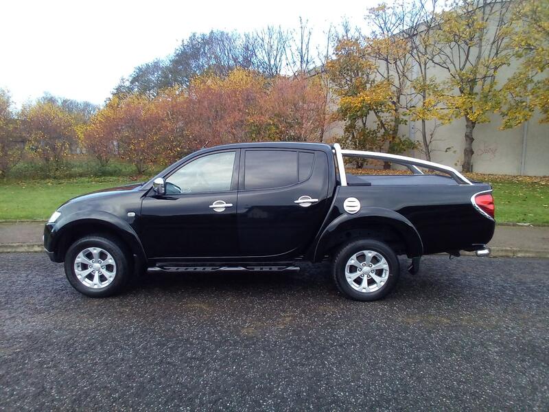 MITSUBISHI L200