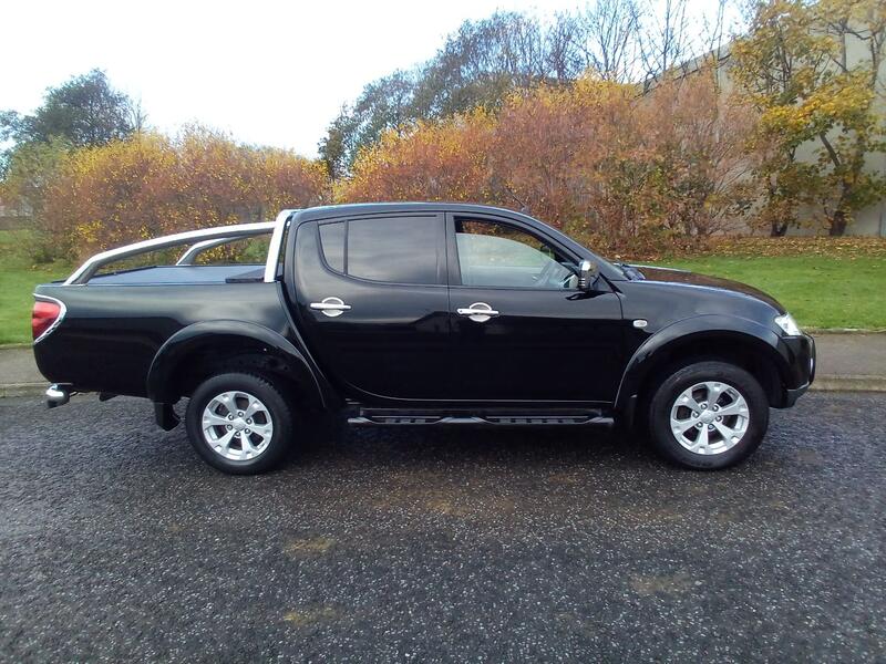 MITSUBISHI L200