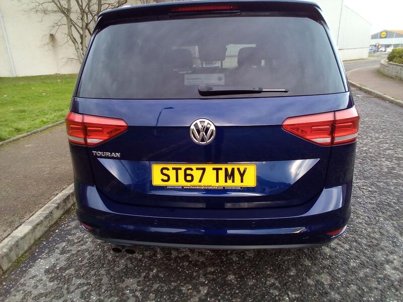 VOLKSWAGEN TOURAN