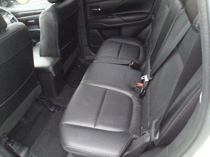 MITSUBISHI OUTLANDER