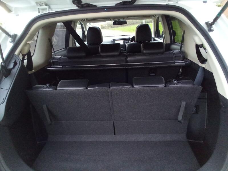 MITSUBISHI OUTLANDER