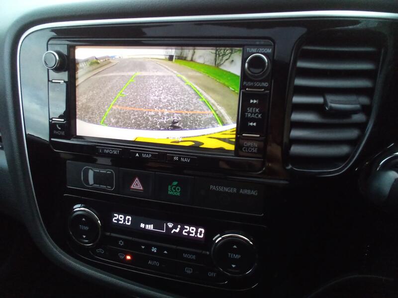 MITSUBISHI OUTLANDER