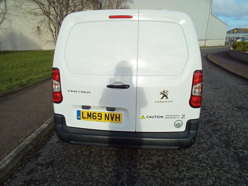 PEUGEOT PARTNER