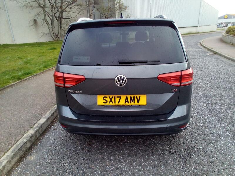 VOLKSWAGEN TOURAN